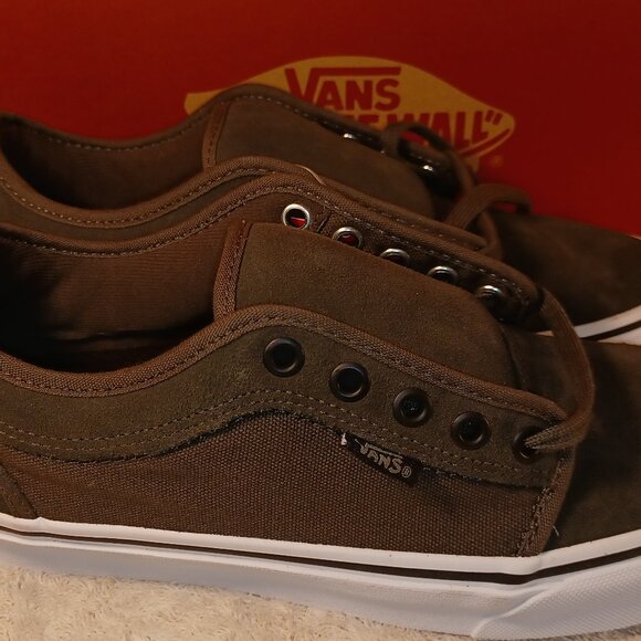 Vans Men's 7.5/Women's 9 Chukka Low Pro Olive Green/True White - Picture 12 of 12